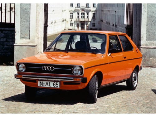 Характеристики автомобиля Audi 50 1.1 MT LS (08.1974 - 07.1978): фото, вместимость, скорость, двигатель, топливо, масса, отзывы