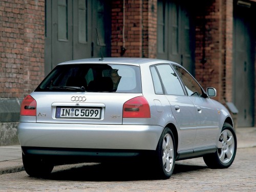 Характеристики автомобиля Audi A3 1.6 MT (10.1996 - 08.2000): фото, вместимость, скорость, двигатель, топливо, масса, отзывы