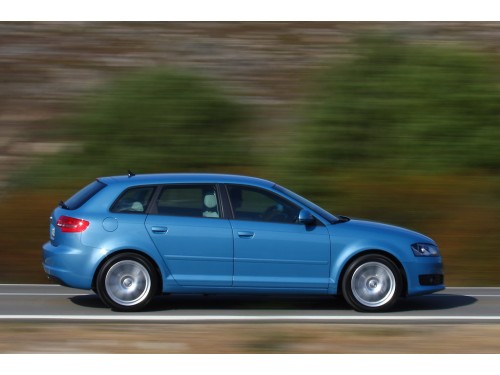 Характеристики автомобиля Audi A3 1.4 TFSI MT Ambiente (07.2008 - 10.2012): фото, вместимость, скорость, двигатель, топливо, масса, отзывы