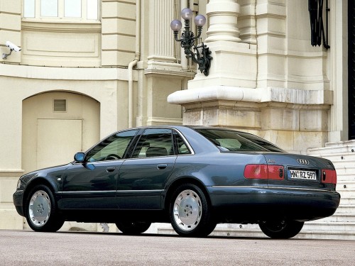 Характеристики автомобиля Audi A8 2.8 MT (06.1999 - 09.2002): фото, вместимость, скорость, двигатель, топливо, масса, отзывы