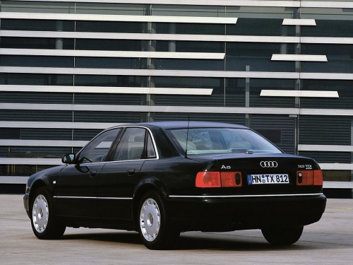 Характеристики автомобиля Audi A8 2.5 TDI AT (06.1999 - 08.2000): фото, вместимость, скорость, двигатель, топливо, масса, отзывы