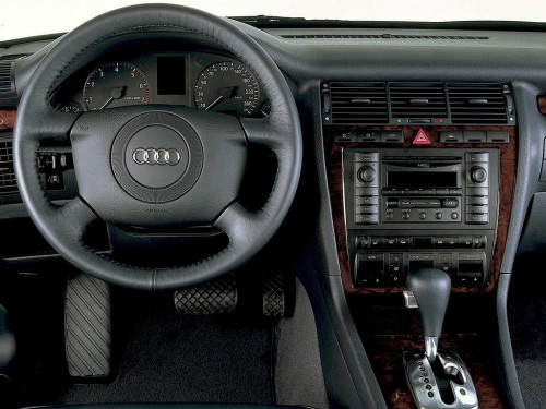 Характеристики автомобиля Audi A8 2.5 TDI AT (09.2000 - 09.2002): фото, вместимость, скорость, двигатель, топливо, масса, отзывы