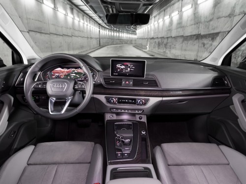 Характеристики автомобиля Audi Q5 2.0 45 TFSI quattro S tronic (01.2019 - 08.2020): фото, вместимость, скорость, двигатель, топливо, масса, отзывы