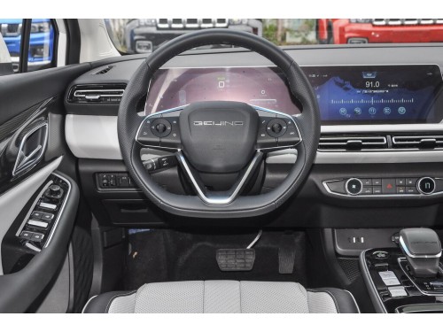 Характеристики автомобиля BAIC EU5 Plus 49.6 kWh Honor Travel Edition (03.2023 - н.в.): фото, вместимость, скорость, двигатель, топливо, масса, отзывы