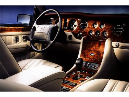 Характеристики автомобиля Bentley Mulsanne 6.8 AT Mulsanne (03.1981 - 06.1986): фото, вместимость, скорость, двигатель, топливо, масса, отзывы