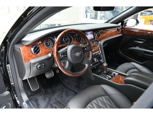 Характеристики автомобиля Bentley Mulsanne 6.8 AT Mulsanne Mulliner (07.2016 - 06.2020): фото, вместимость, скорость, двигатель, топливо, масса, отзывы