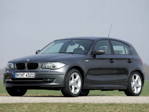 Характеристики автомобиля BMW 1-Series 120i MT Base (09.2007 - 08.2011): фото, вместимость, скорость, двигатель, топливо, масса, отзывы