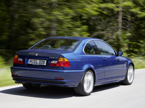 Характеристики автомобиля BMW 3-Series 320Cd АT (08.2001 - 02.2003): фото, вместимость, скорость, двигатель, топливо, масса, отзывы