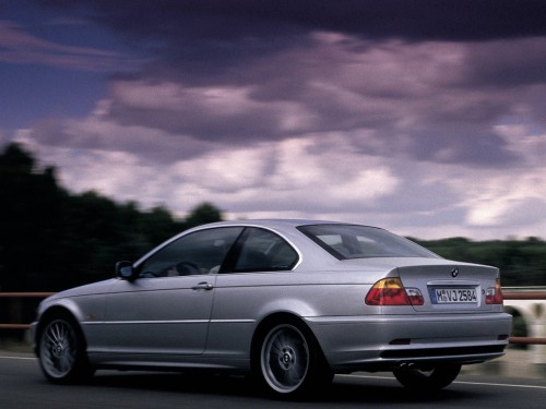 Характеристики автомобиля BMW 3-Series 318Ci АT (09.2001 - 02.2003): фото, вместимость, скорость, двигатель, топливо, масса, отзывы
