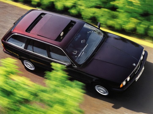Характеристики автомобиля BMW 5-Series 520i MT (09.1991 - 08.1992): фото, вместимость, скорость, двигатель, топливо, масса, отзывы