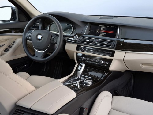Характеристики автомобиля BMW 5-Series 520d AT (09.2013 - 06.2014): фото, вместимость, скорость, двигатель, топливо, масса, отзывы