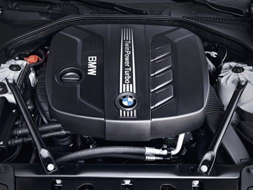 Характеристики автомобиля BMW 5-Series 3.0 AT ActiveHybrid 5 (09.2013 - 02.2017): фото, вместимость, скорость, двигатель, топливо, масса, отзывы