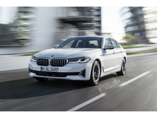 Характеристики автомобиля BMW 5-Series 520d AT xDrive Business (05.2020 - 03.2023): фото, вместимость, скорость, двигатель, топливо, масса, отзывы