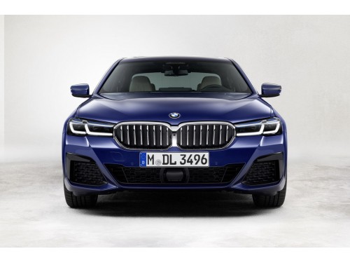 Характеристики автомобиля BMW 5-Series 520d AT xDrive Business (05.2020 - 03.2023): фото, вместимость, скорость, двигатель, топливо, масса, отзывы