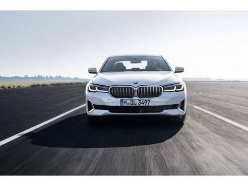 Характеристики автомобиля BMW 5-Series 530d AT xDrive M Sport Pro (05.2020 - 03.2023): фото, вместимость, скорость, двигатель, топливо, масса, отзывы