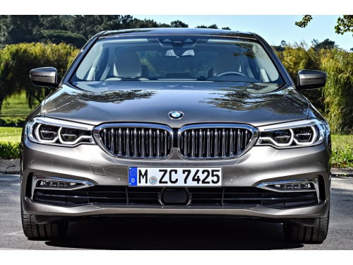 Характеристики автомобиля BMW 5-Series 530e AT xDrive iPerformance (11.2019 - 06.2020): фото, вместимость, скорость, двигатель, топливо, масса, отзывы
