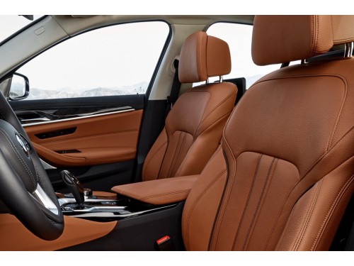 Характеристики автомобиля BMW 5-Series 520d AT xDrive (10.2016 - 06.2020): фото, вместимость, скорость, двигатель, топливо, масса, отзывы