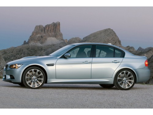 Характеристики автомобиля BMW M3 4.0 MT Базовая (10.2007 - 07.2012): фото, вместимость, скорость, двигатель, топливо, масса, отзывы