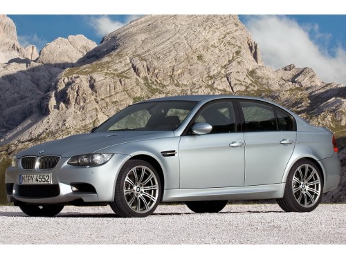 Характеристики автомобиля BMW M3 4.0 MT Базовая (10.2007 - 07.2012): фото, вместимость, скорость, двигатель, топливо, масса, отзывы