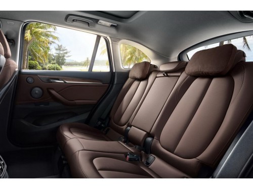 Характеристики автомобиля BMW X1 sDrive 20Li SAT Exclusive (08.2019 - н.в.): фото, вместимость, скорость, двигатель, топливо, масса, отзывы