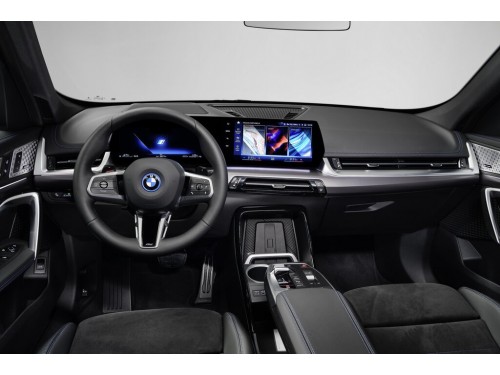 Характеристики автомобиля BMW X1 sDrive18d SAT Edition Balance (07.2022 - н.в.): фото, вместимость, скорость, двигатель, топливо, масса, отзывы