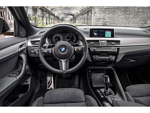 Характеристики автомобиля BMW X2 sDrive 18i DCT M Sport X (03.2018 - 01.2020): фото, вместимость, скорость, двигатель, топливо, масса, отзывы