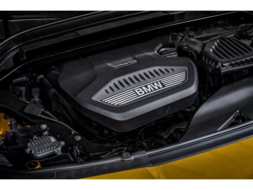 Характеристики автомобиля BMW X2 sDrive 18i DCT M Sport X (03.2018 - 01.2020): фото, вместимость, скорость, двигатель, топливо, масса, отзывы