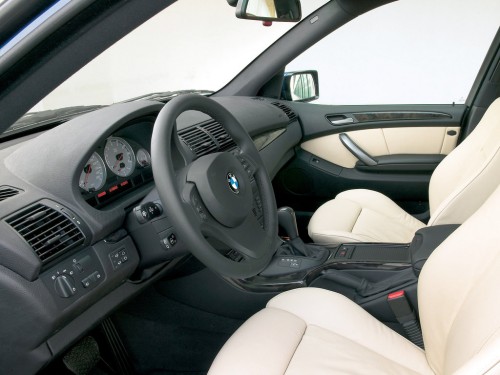 Характеристики автомобиля BMW X5 4.8is AT xDrive (04.2003 - 10.2006): фото, вместимость, скорость, двигатель, топливо, масса, отзывы