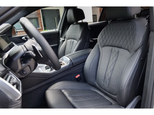 Характеристики автомобиля BMW X6 xDrive40i M Sport (11.2019 - 11.2020): фото, вместимость, скорость, двигатель, топливо, масса, отзывы