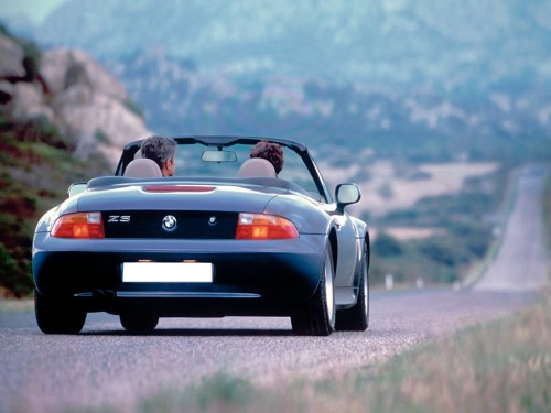 Характеристики автомобиля BMW Z3 3.2 MT М (03.1996 - 03.1999): фото, вместимость, скорость, двигатель, топливо, масса, отзывы
