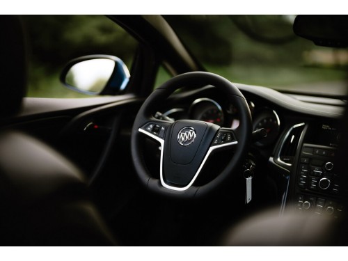 Характеристики автомобиля Buick Cascada 1.6 AT Cascada Premium (01.2016 - 06.2019): фото, вместимость, скорость, двигатель, топливо, масса, отзывы