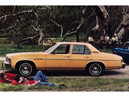 Характеристики автомобиля Buick Skylark 3.8 AT Skylark Custom 4-Door Sedan (10.1977 - 09.1978): фото, вместимость, скорость, двигатель, топливо, масса, отзывы