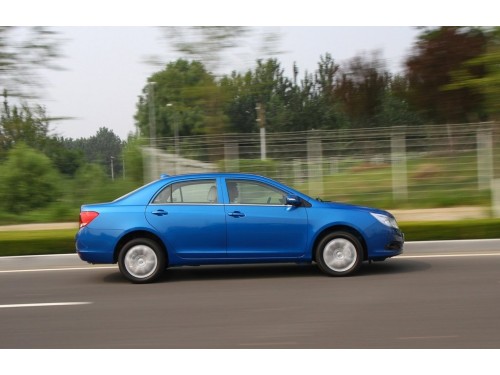 Характеристики автомобиля BYD F5 1.5 T GLX-I (08.2014 - 06.2015): фото, вместимость, скорость, двигатель, топливо, масса, отзывы