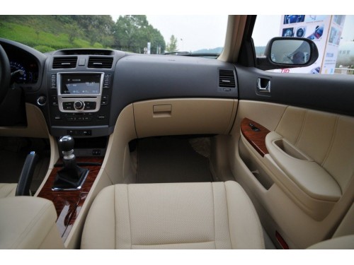 Характеристики автомобиля BYD F7 1.5TI MT GL-i (12.2014 - 06.2015): фото, вместимость, скорость, двигатель, топливо, масса, отзывы