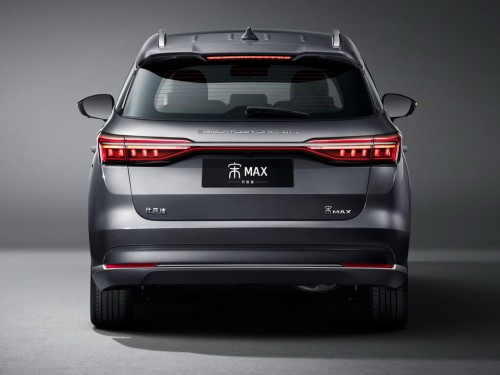 Характеристики автомобиля BYD Song Max PHEV 1.5 DM-i Luxury (01.2022 - н.в.): фото, вместимость, скорость, двигатель, топливо, масса, отзывы