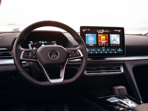 Характеристики автомобиля BYD Song Pro 59.1 kWh Distinguished (07.2019 - 08.2022): фото, вместимость, скорость, двигатель, топливо, масса, отзывы