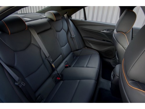 Характеристики автомобиля Cadillac CT4 2.0T AT Premium Luxury (02.2020 - н.в.): фото, вместимость, скорость, двигатель, топливо, масса, отзывы