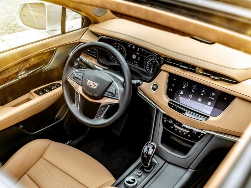 Характеристики автомобиля Cadillac XT5 2.0T AT AWD 28T Leading Sports (06.2019 - 01.2020): фото, вместимость, скорость, двигатель, топливо, масса, отзывы