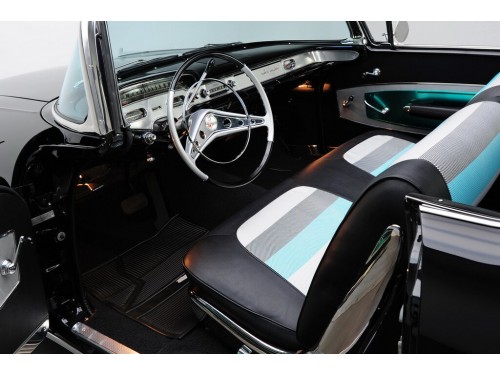 Характеристики автомобиля Chevrolet Impala 3.9 AT2 Impala Convertible (Europe export) (01.1958 - 09.1958): фото, вместимость, скорость, двигатель, топливо, масса, отзывы