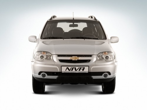 Характеристики автомобиля Chevrolet Niva 1.7 MT GLC (09.2015 - 03.2016): фото, вместимость, скорость, двигатель, топливо, масса, отзывы