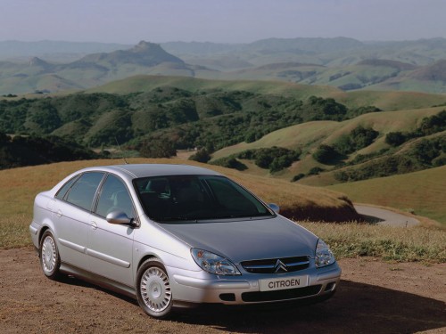 Характеристики автомобиля Citroen C5 2.0 HDi MT VSX (04.2003 - 07.2004): фото, вместимость, скорость, двигатель, топливо, масса, отзывы