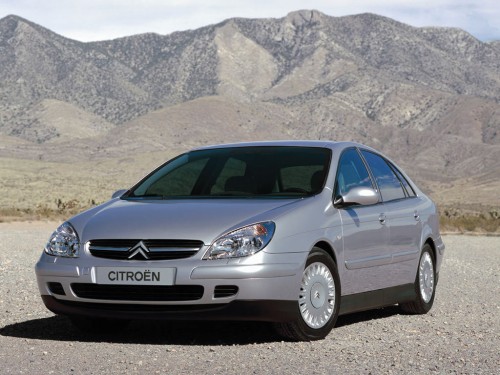 Характеристики автомобиля Citroen C5 2.0 AT Exclusive (08.2001 - 07.2004): фото, вместимость, скорость, двигатель, топливо, масса, отзывы