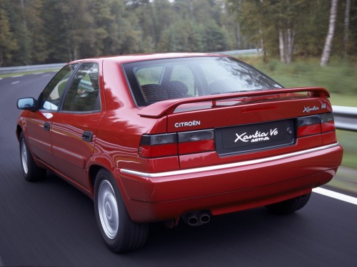 Характеристики автомобиля Citroen Xantia 2.1 TD MT VSX (12.1992 - 09.1996): фото, вместимость, скорость, двигатель, топливо, масса, отзывы