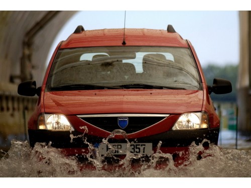 Характеристики автомобиля Dacia Logan MCV 1.5 dCi MT Ambience 7-seats (10.2006 - 02.2009): фото, вместимость, скорость, двигатель, топливо, масса, отзывы