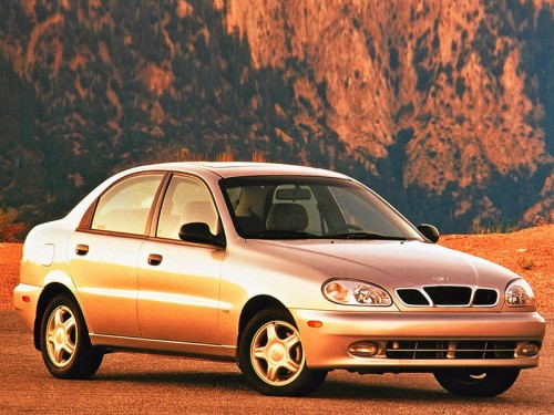 Характеристики автомобиля Daewoo Lanos 1.6 AT S (04.2000 - 01.2003): фото, вместимость, скорость, двигатель, топливо, масса, отзывы