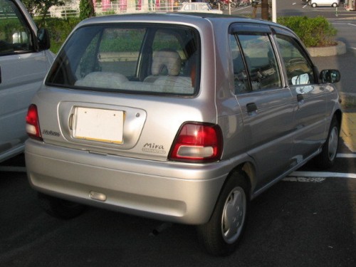 Характеристики автомобиля Daihatsu Mira Moderno 660 Moderno CL limited (05.1996 - 04.1997): фото, вместимость, скорость, двигатель, топливо, масса, отзывы