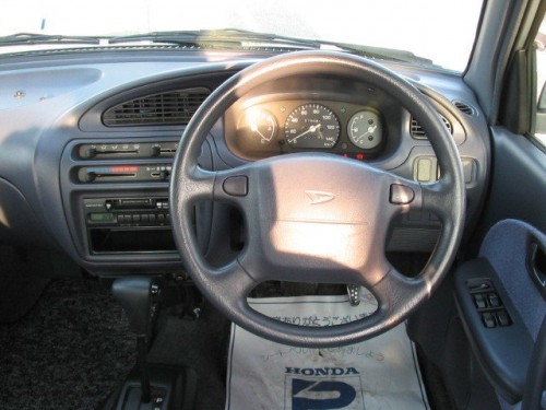Характеристики автомобиля Daihatsu Mira Moderno 660 Moderno CG (05.1997 - 09.1998): фото, вместимость, скорость, двигатель, топливо, масса, отзывы