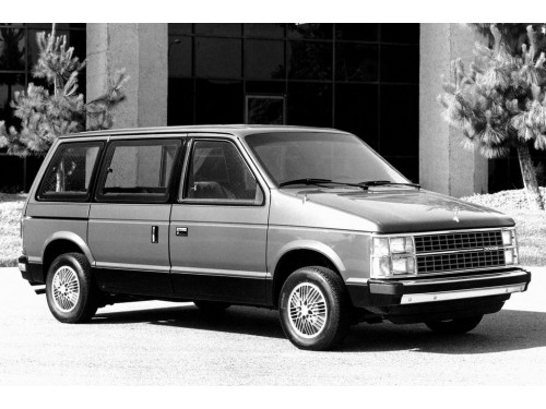 Характеристики автомобиля Dodge Caravan 2.2 MT SE (11.1983 - 05.1987): фото, вместимость, скорость, двигатель, топливо, масса, отзывы