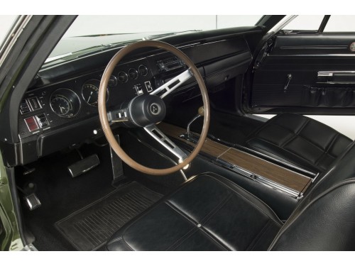 Характеристики автомобиля Dodge Charger 6.3 2bb MT Charger 383 (09.1968 - 08.1969): фото, вместимость, скорость, двигатель, топливо, масса, отзывы