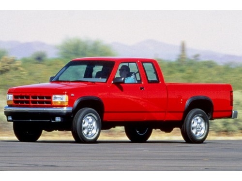 Характеристики автомобиля Dodge Dakota 2.5 MT Dakota Club Cab Advantage I Pkg. (07.1990 - 06.1995): фото, вместимость, скорость, двигатель, топливо, масса, отзывы